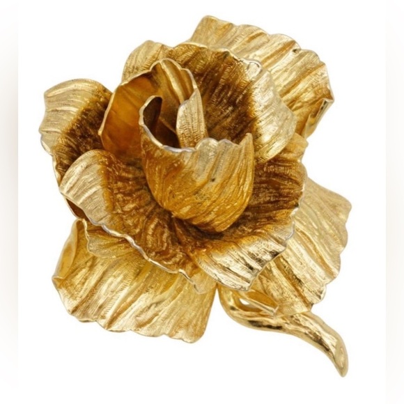 Dior Other - Dior Gold Floral Brooch